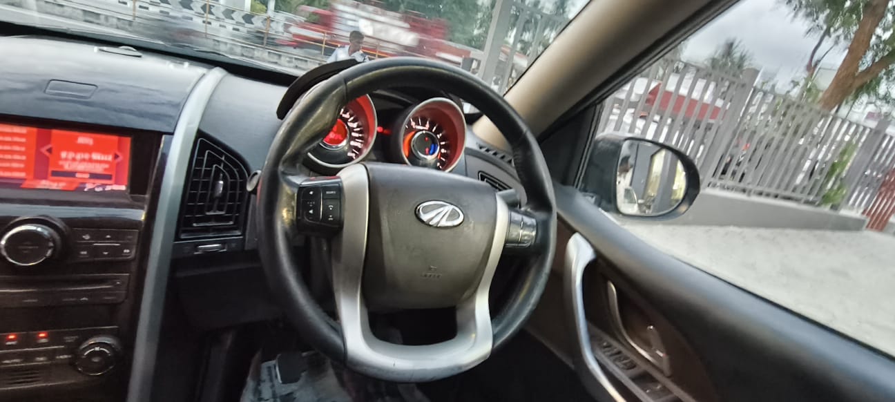 Mahindra XUV500 - Image 10