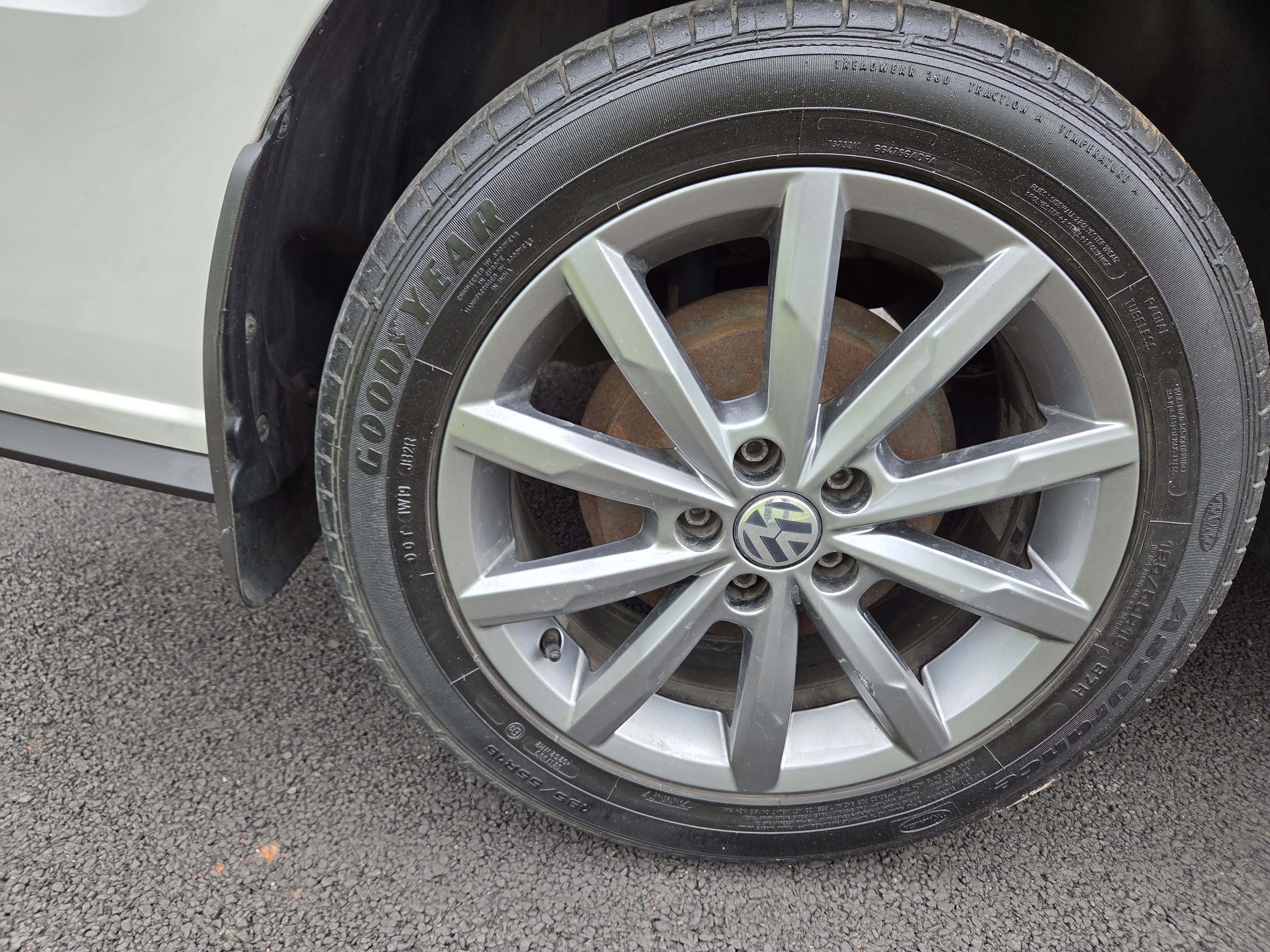 Volkswagen Vento - Image 15