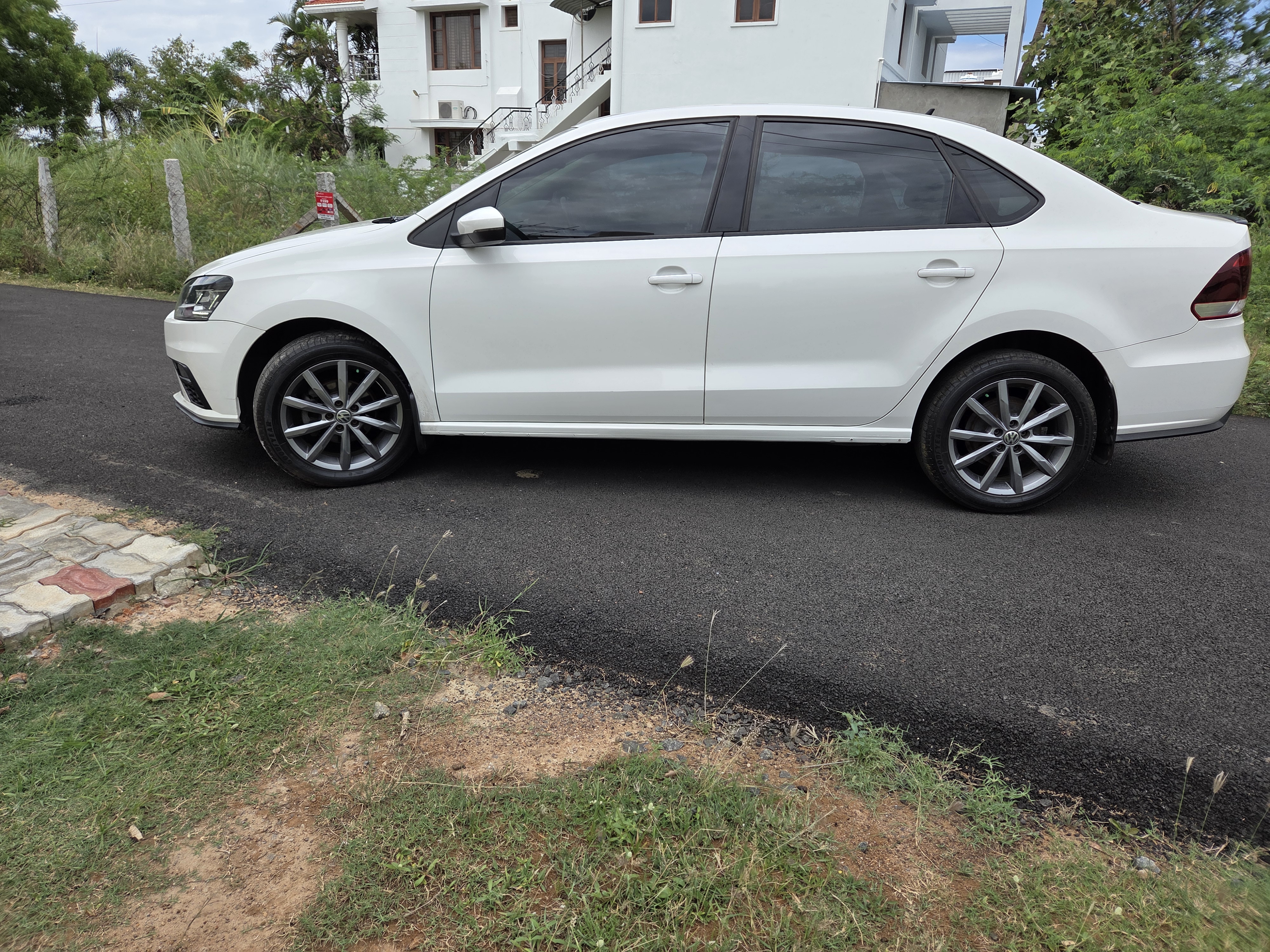 Volkswagen Vento - Image 3
