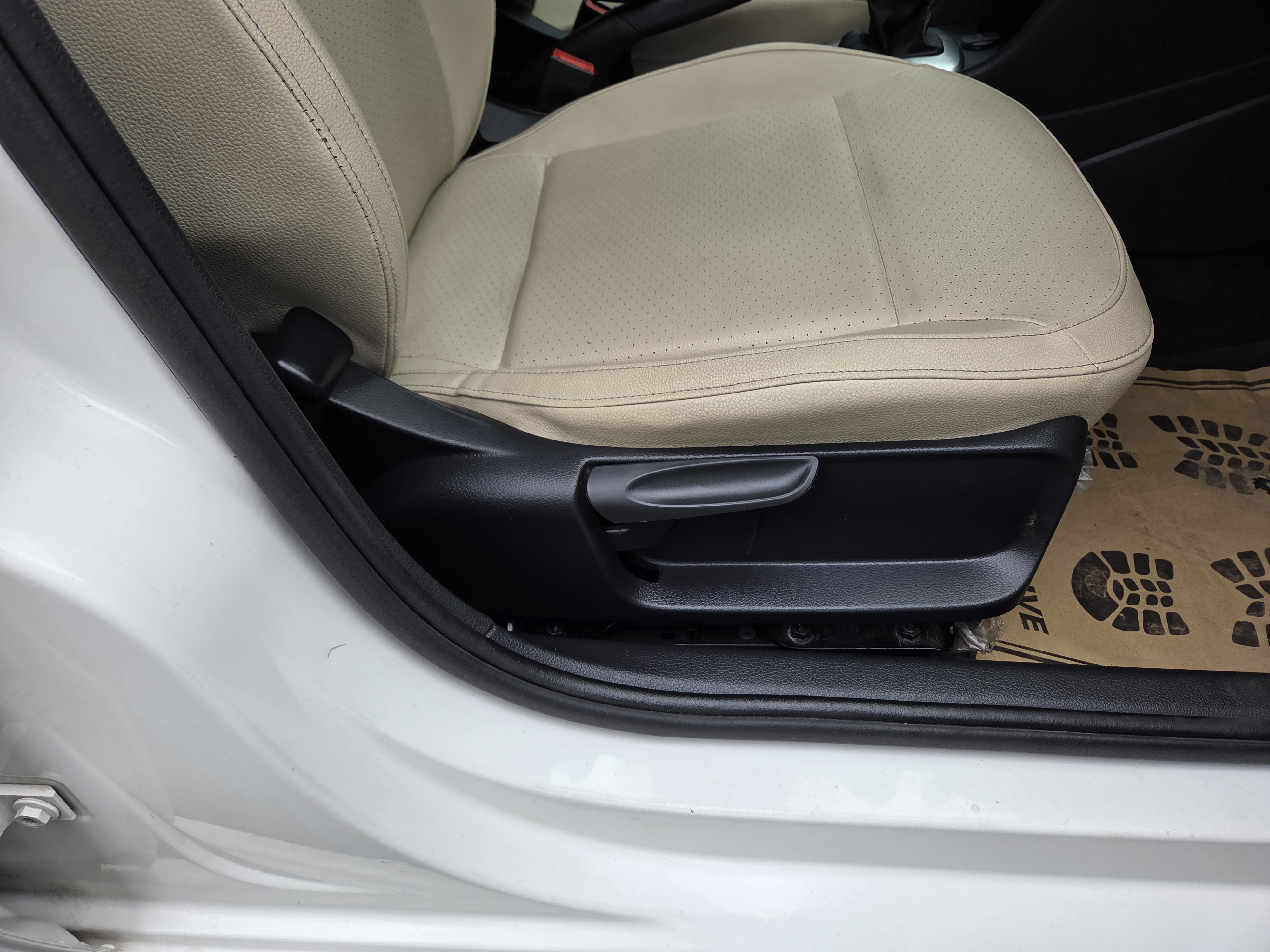Volkswagen Vento - Image 11