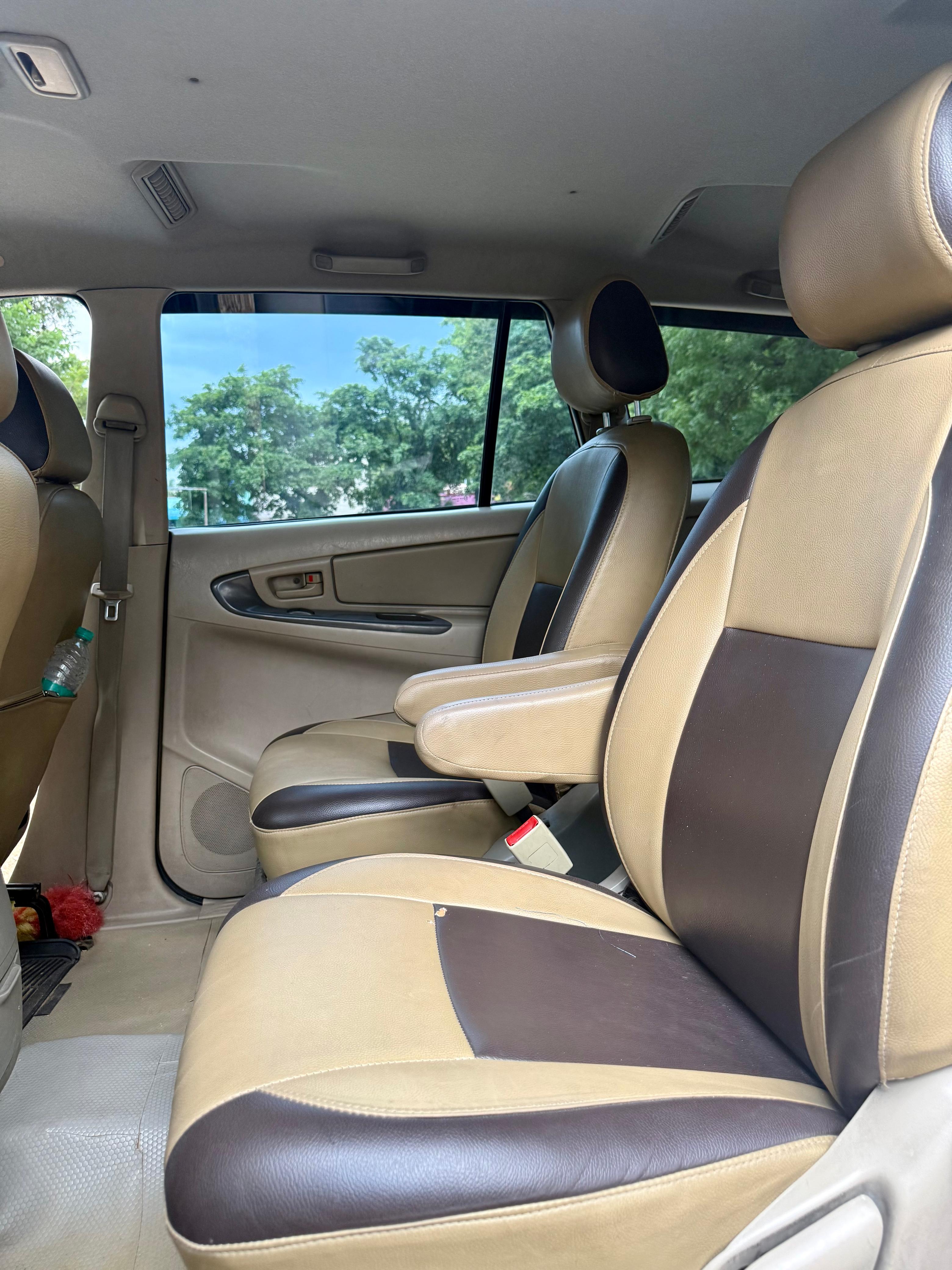Toyota Innova - Image 4