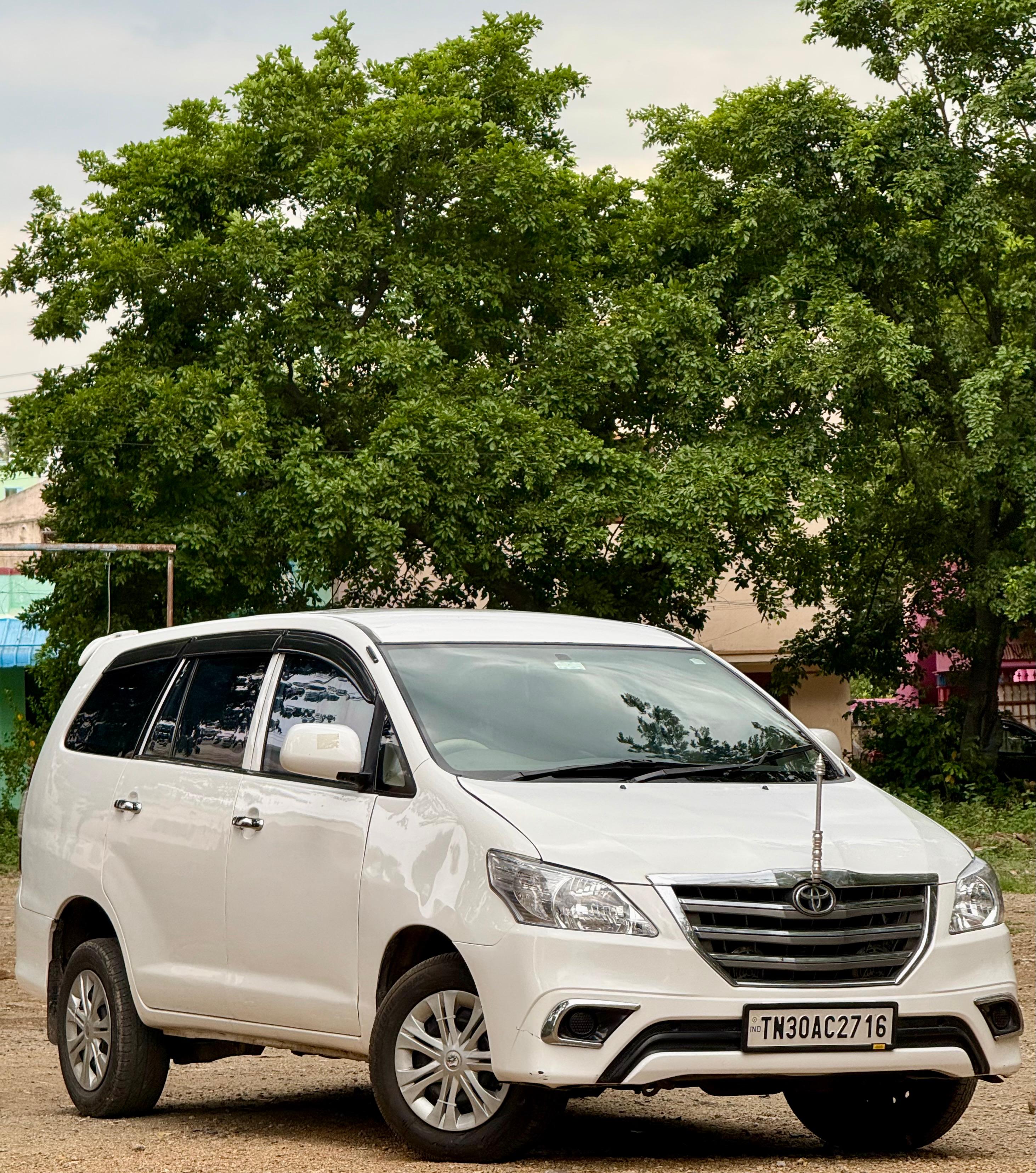 Toyota Innova - Image 9