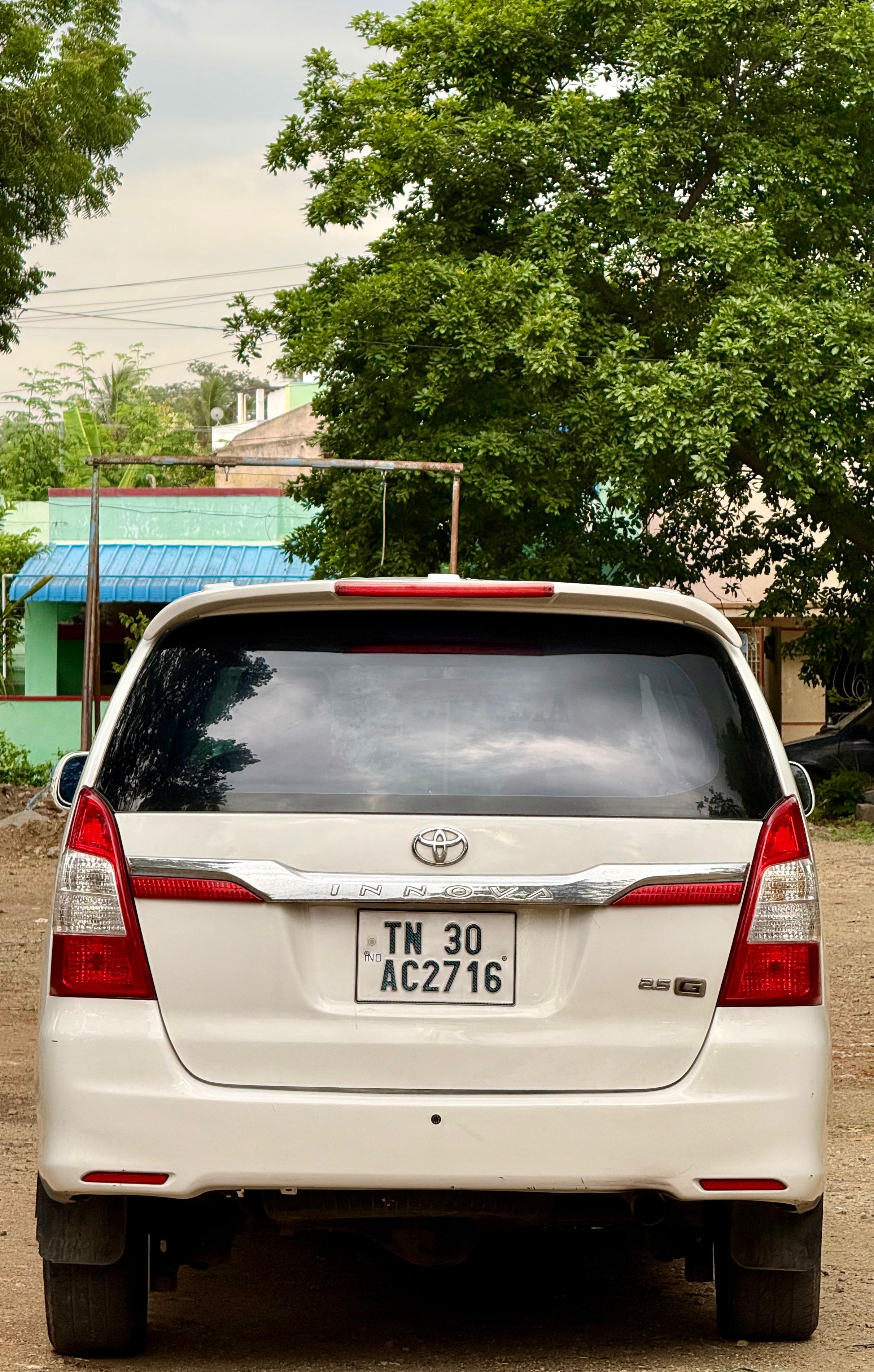 Toyota Innova - Image 2