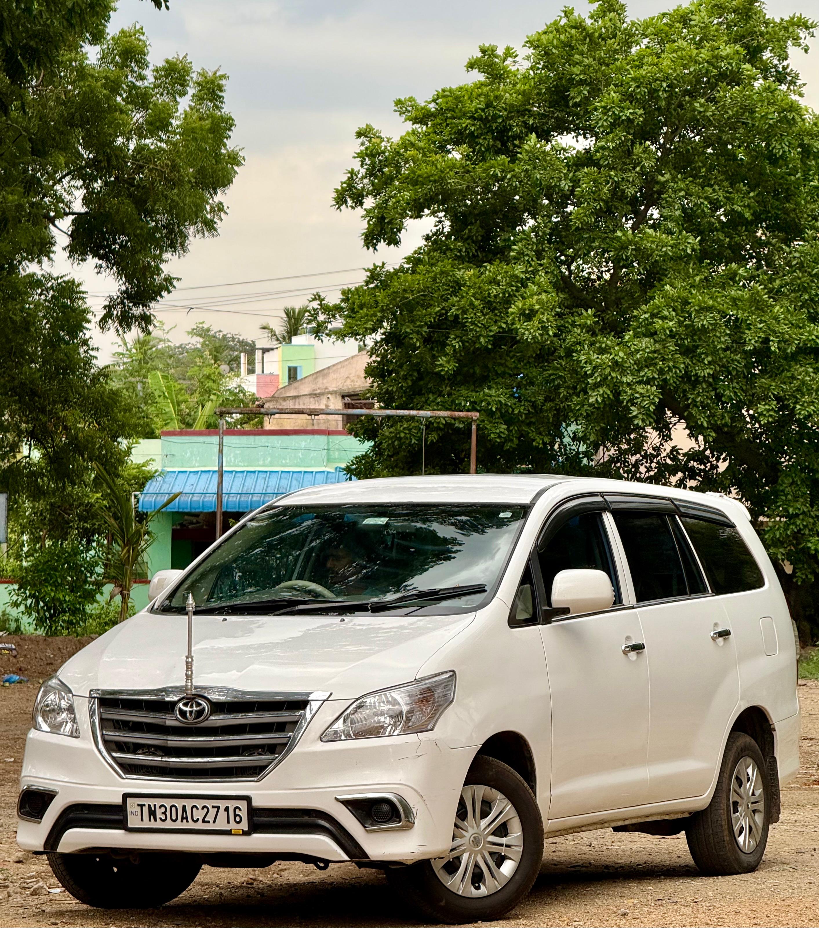 Toyota Innova - Image 8