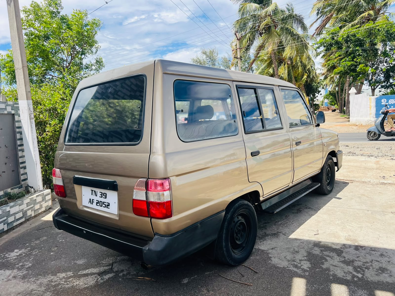 Toyota Qualis - Image 6