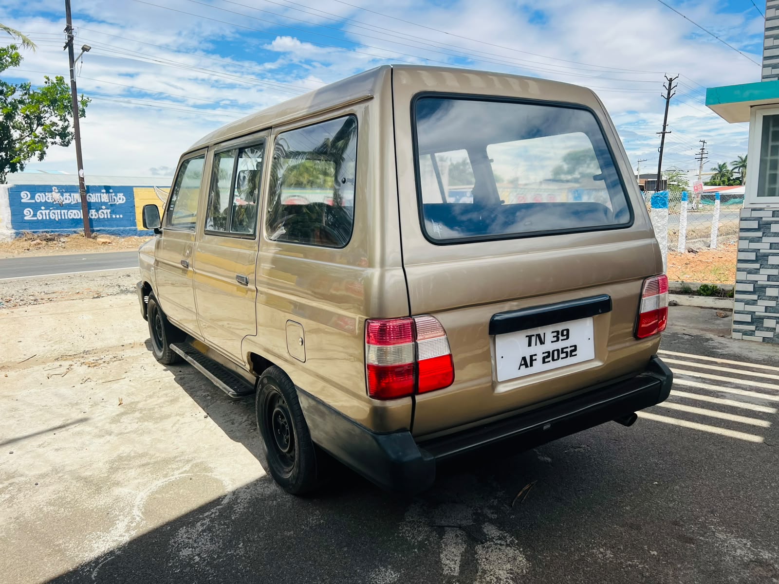 Toyota Qualis - Image 7