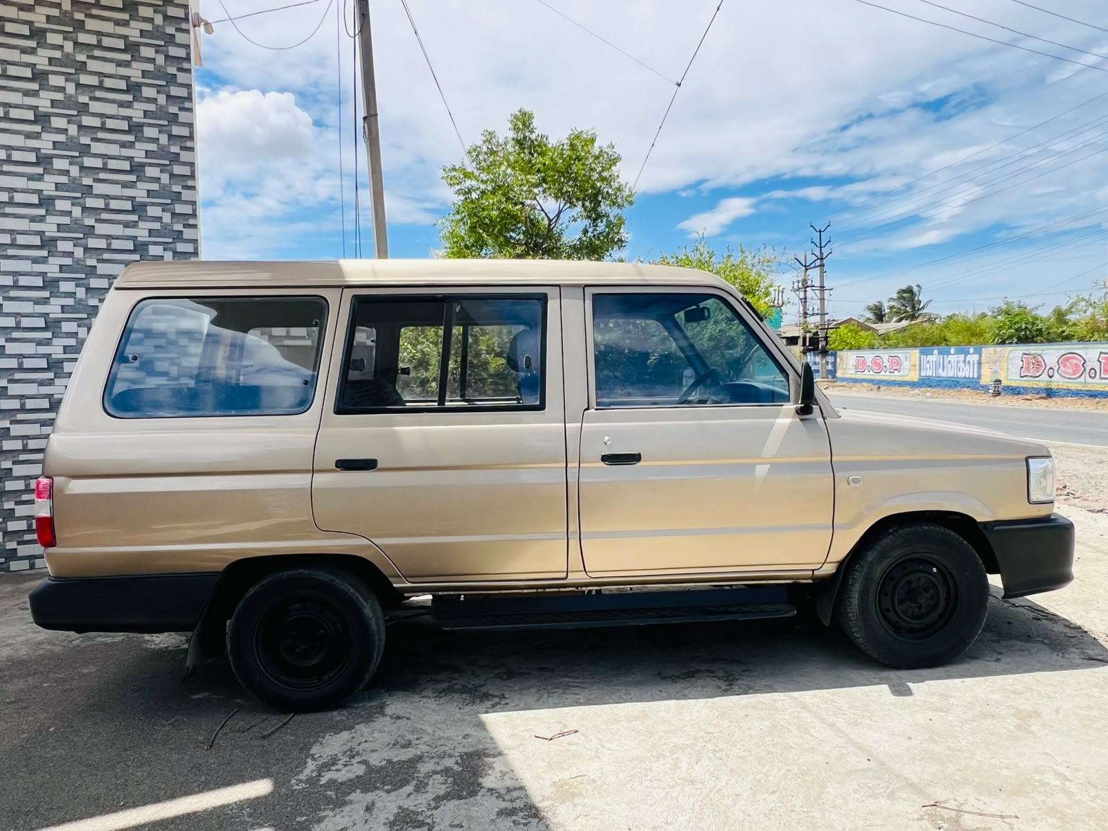 Toyota Qualis - Image 5