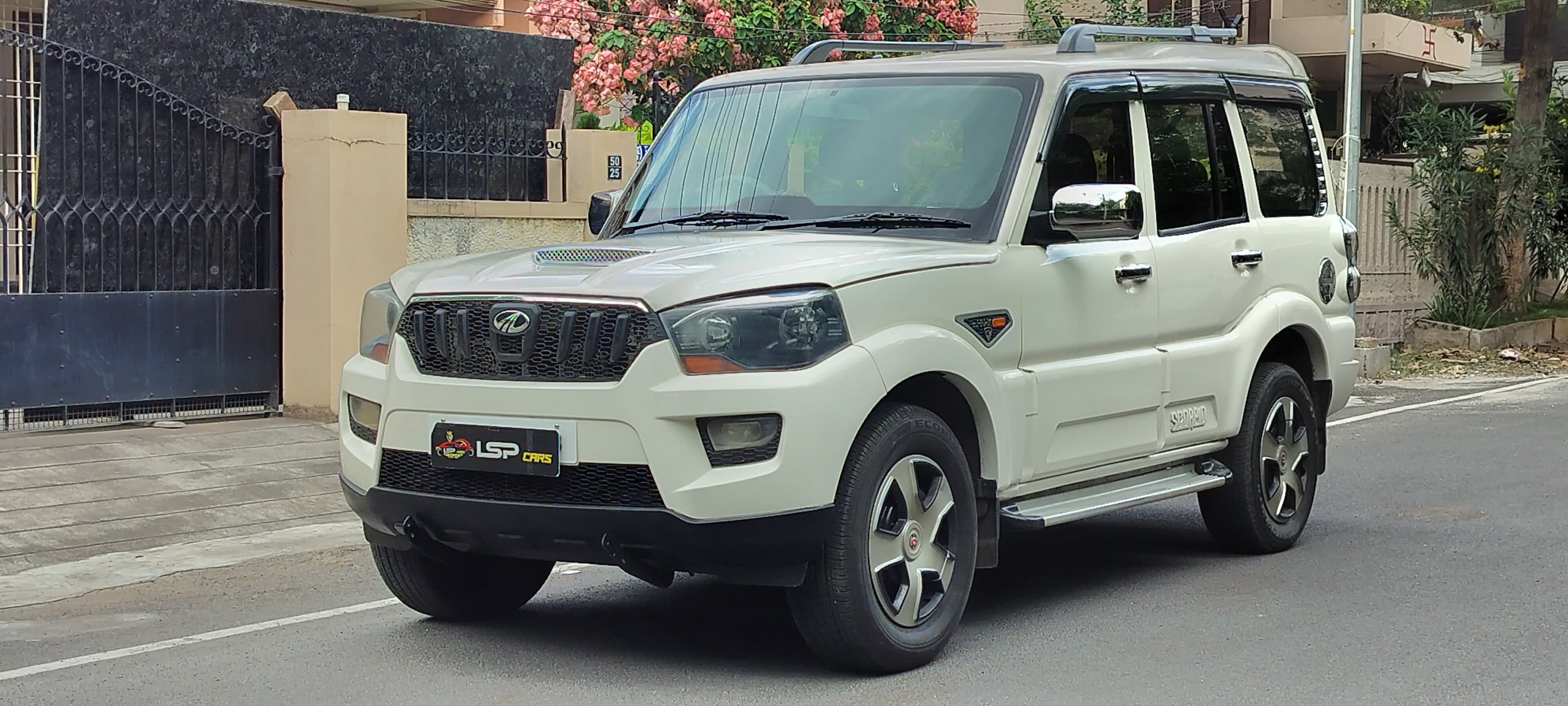 Mahindra Scorpio - Image 3