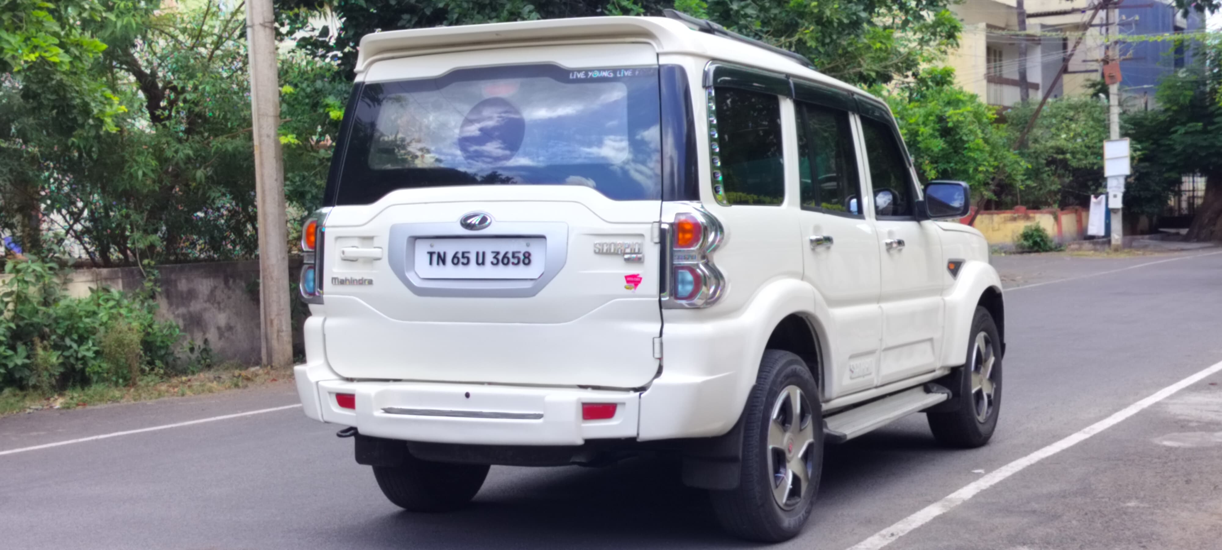 Mahindra Scorpio - Image 4