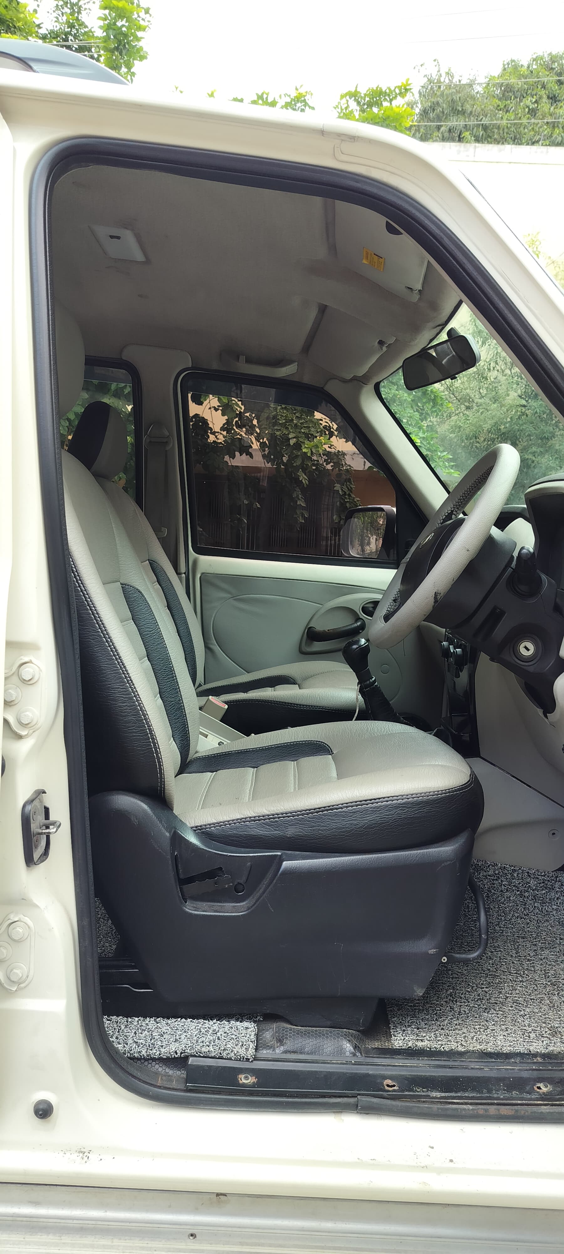 Mahindra Scorpio - Image 8