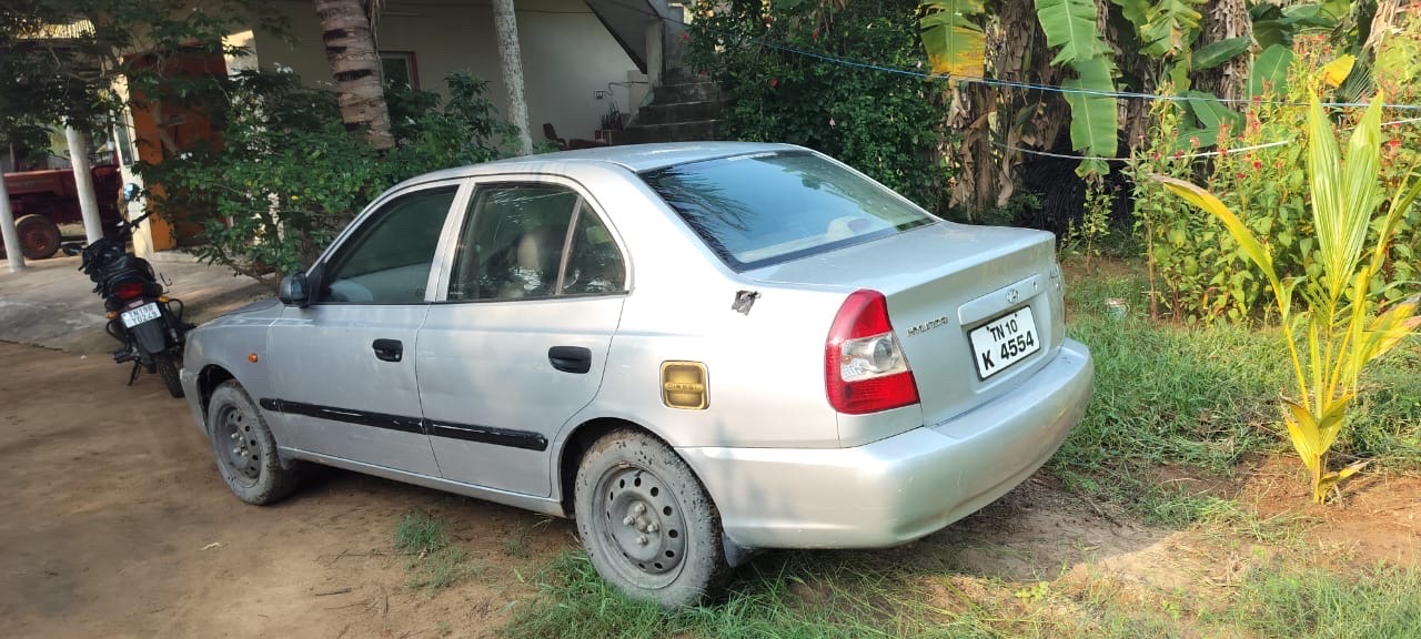 Hyundai Accent - Image 4