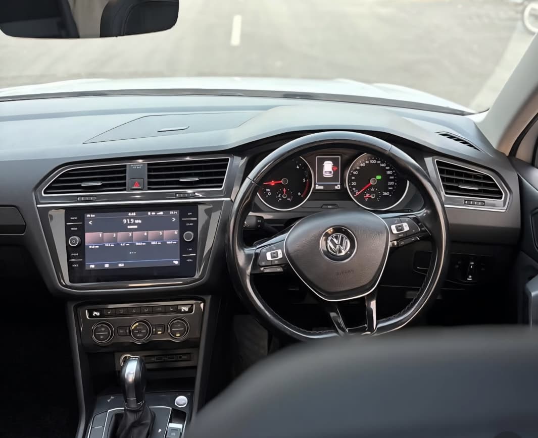 Volkswagen Tiguan - Image 5