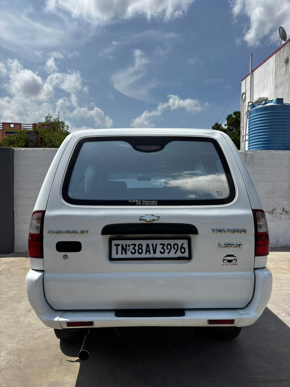 Chevrolet Tavera - Image 2