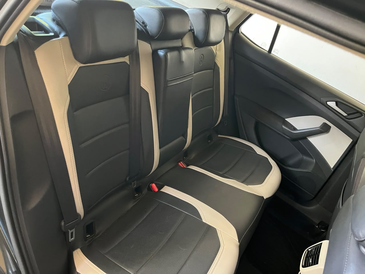 Volkswagen Tiguan - Image 4