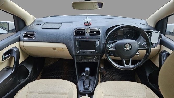Skoda Rapid - Image 3
