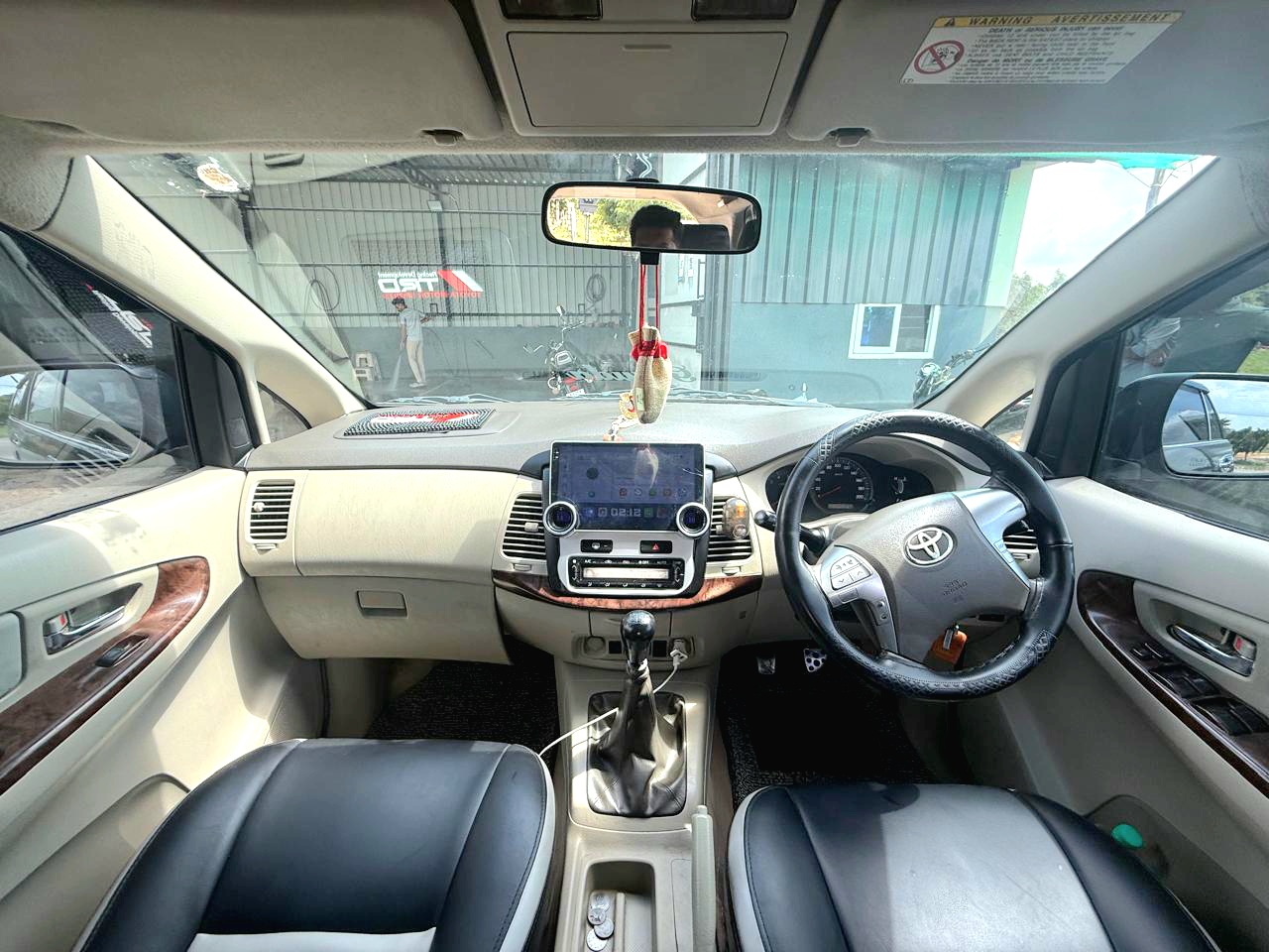 Toyota Innova - Image 4
