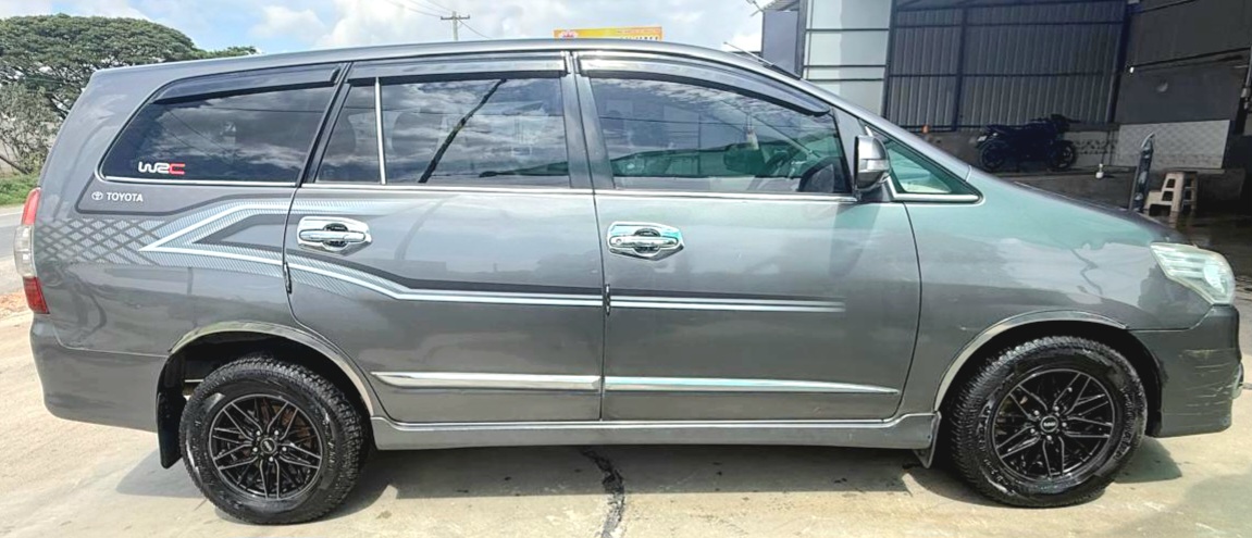 Toyota Innova - Image 5