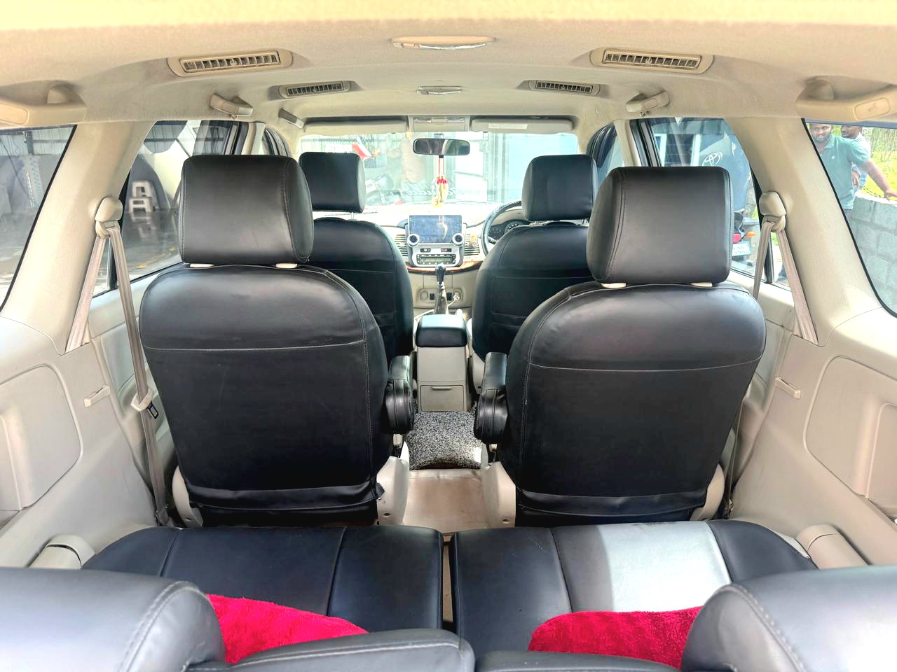 Toyota Innova - Image 8