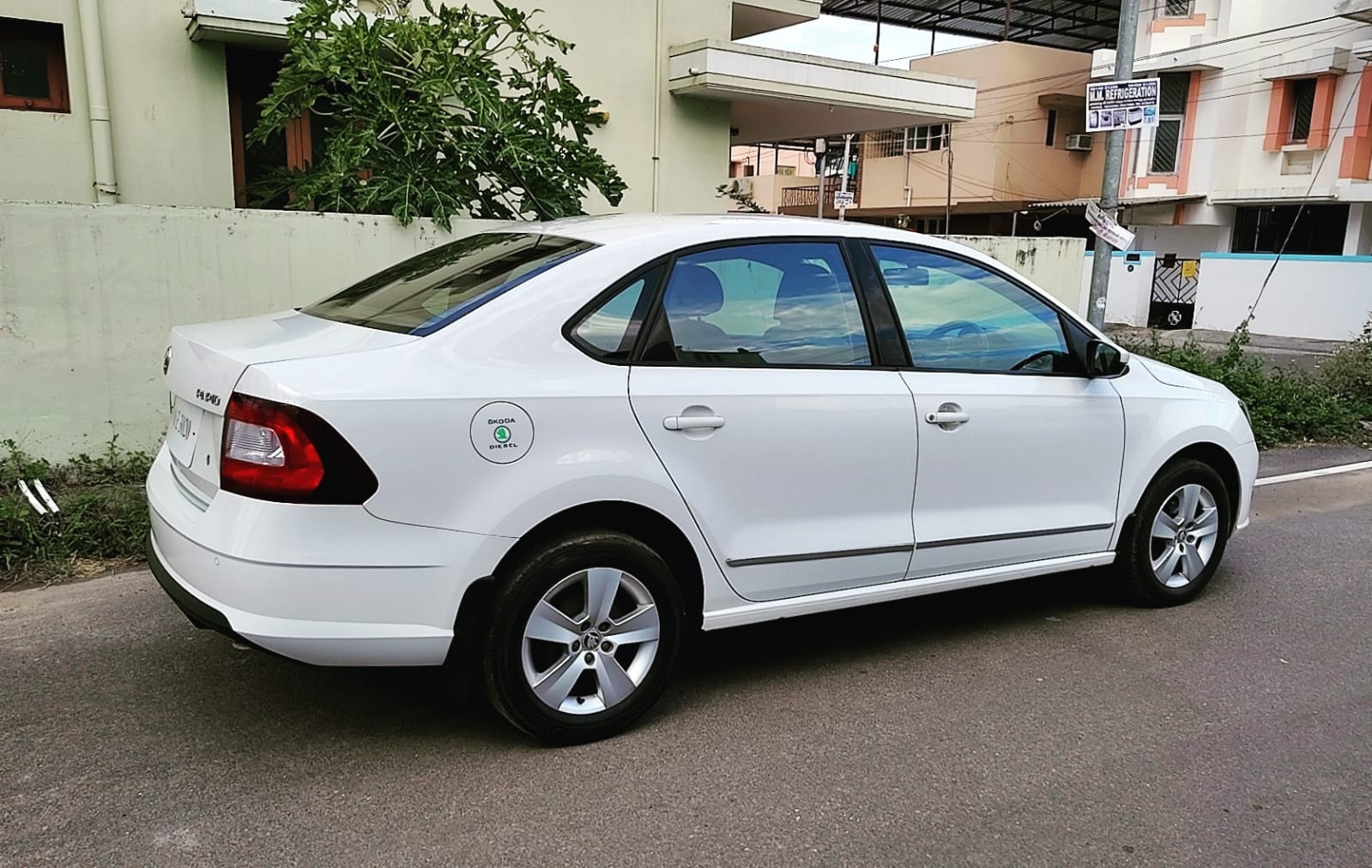 Skoda Rapid - Image 2