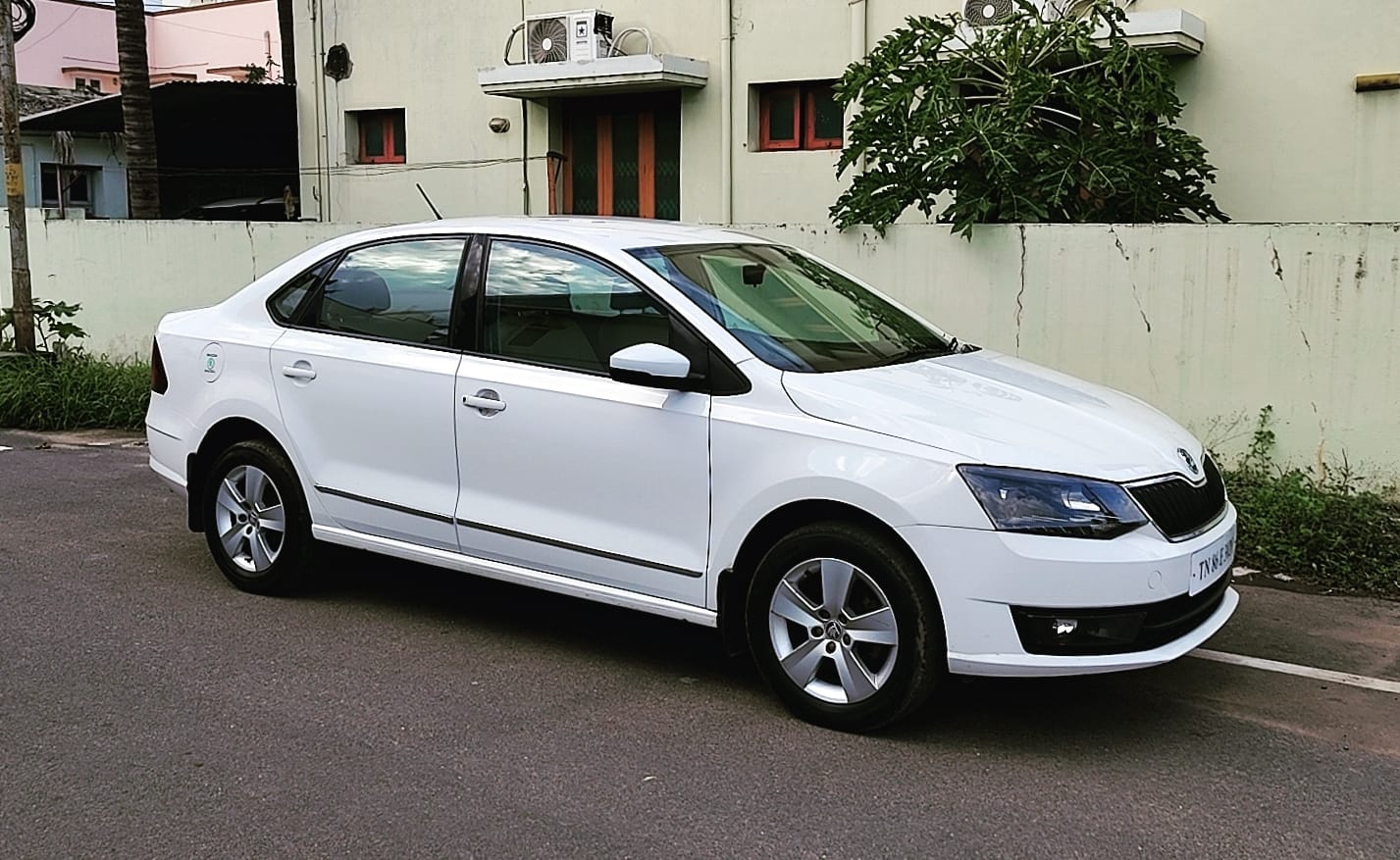 Skoda Rapid - Image 4
