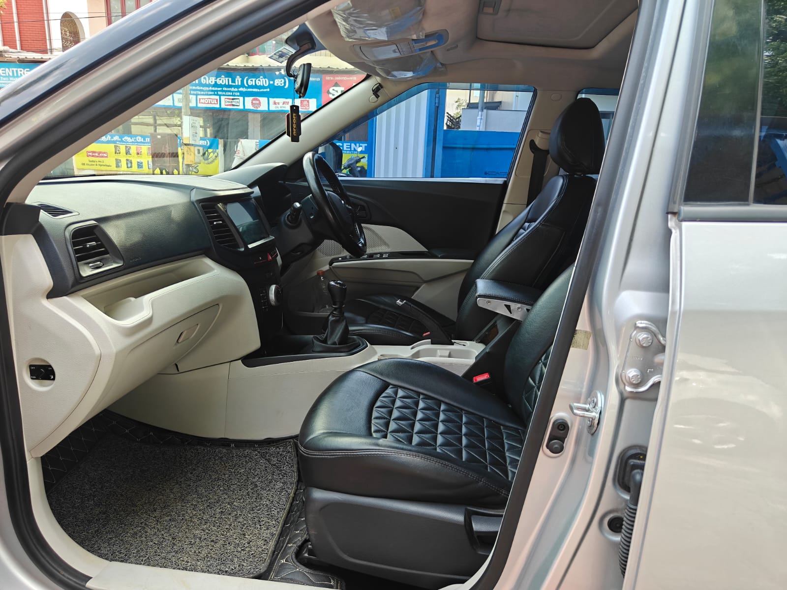 Mahindra XUV300 - Image 10