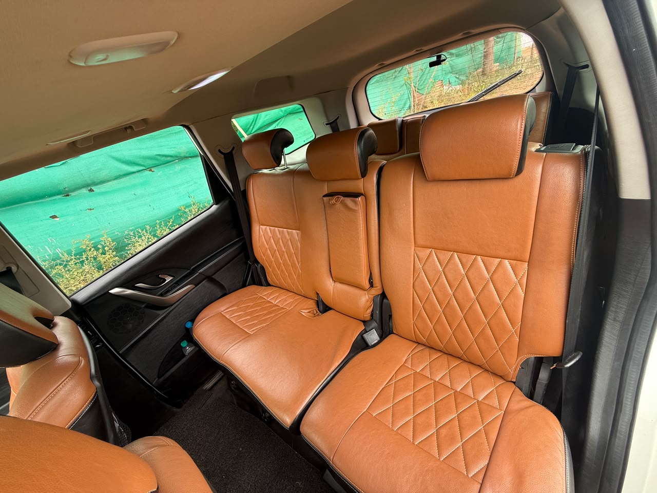 Mahindra XUV500 - Image 3