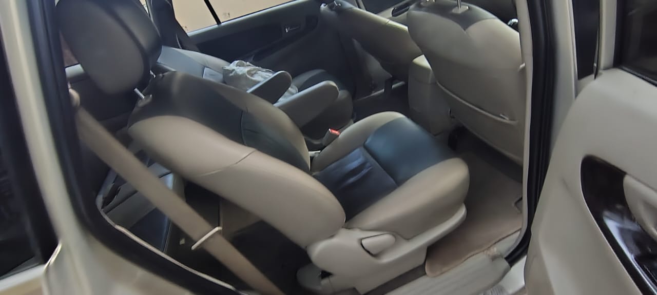 Toyota Innova - Image 4