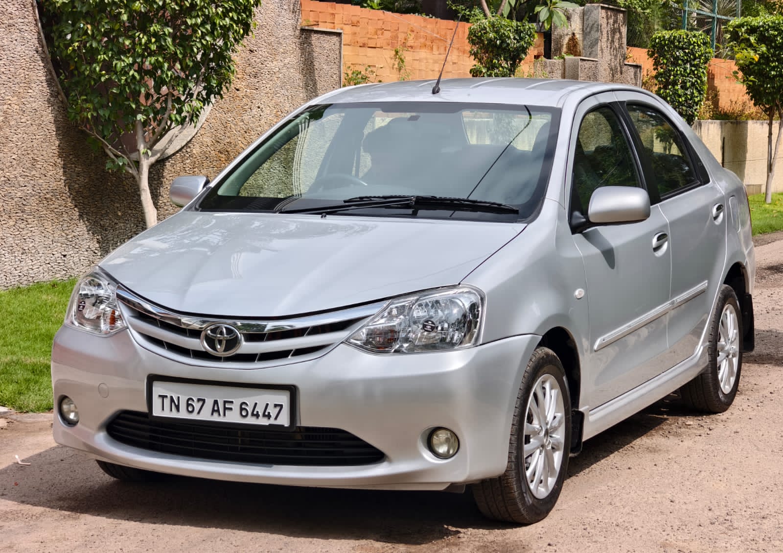 Toyota Etios - Image 2