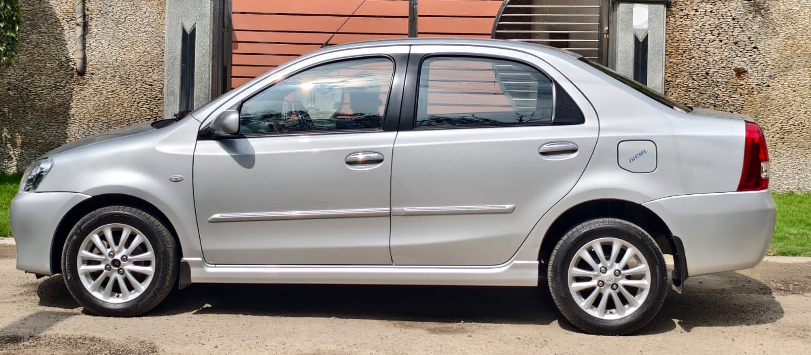 Toyota Etios - Image 4