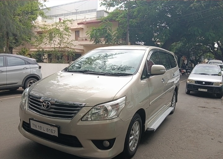 Toyota Innova - Image 11
