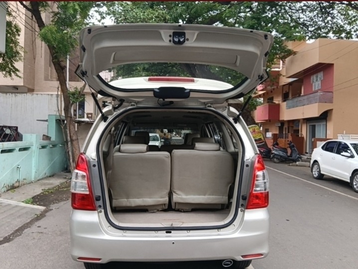 Toyota Innova - Image 4