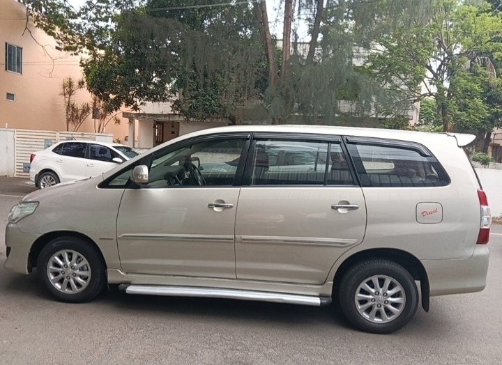 Toyota Innova - Image 10