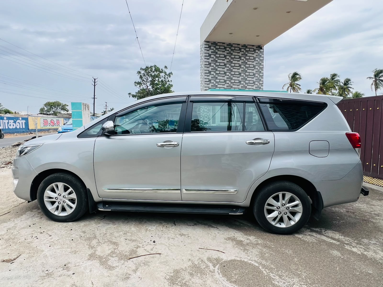 Toyota Innova Crysta