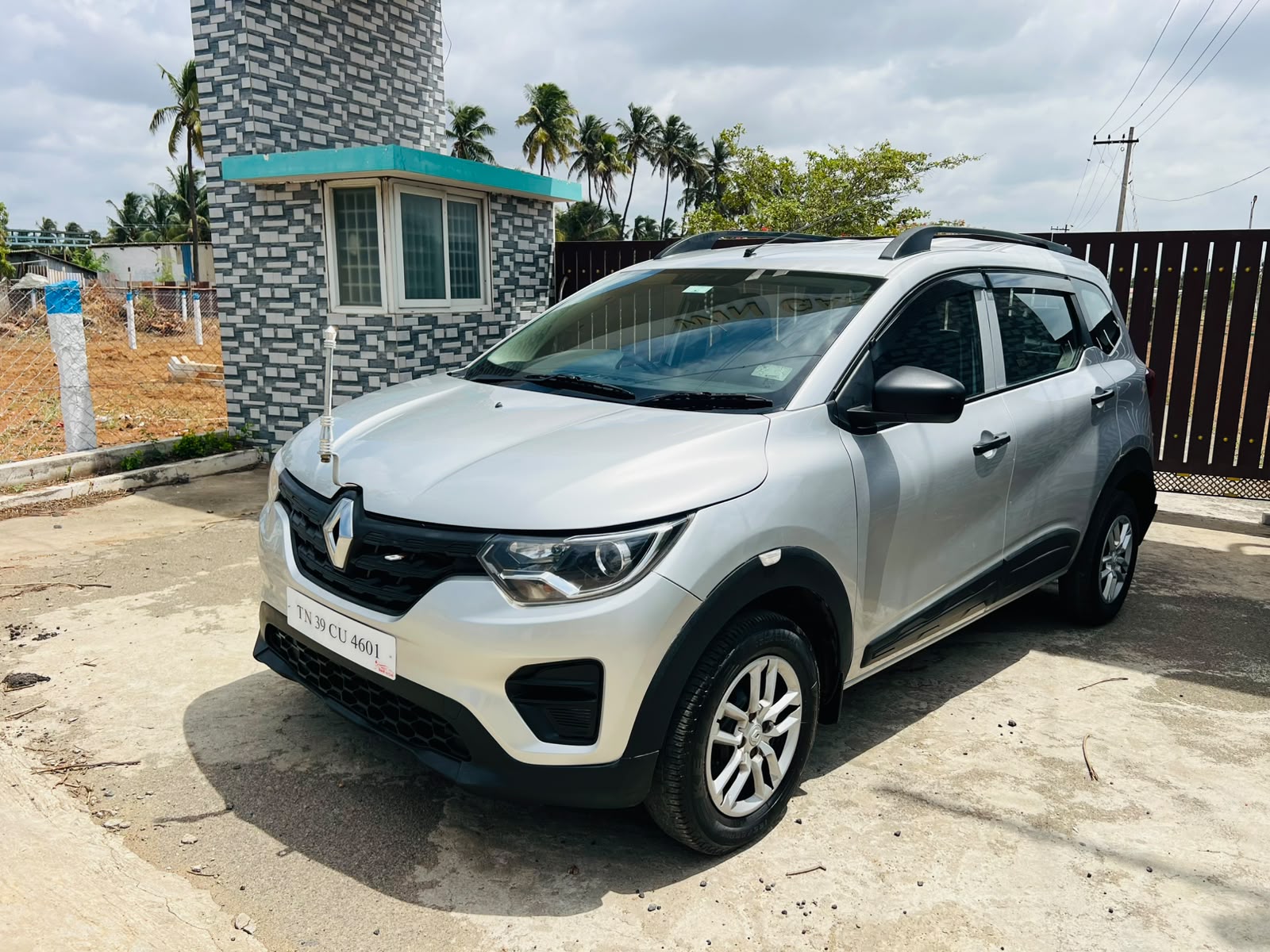 Renault Triber - Image 3