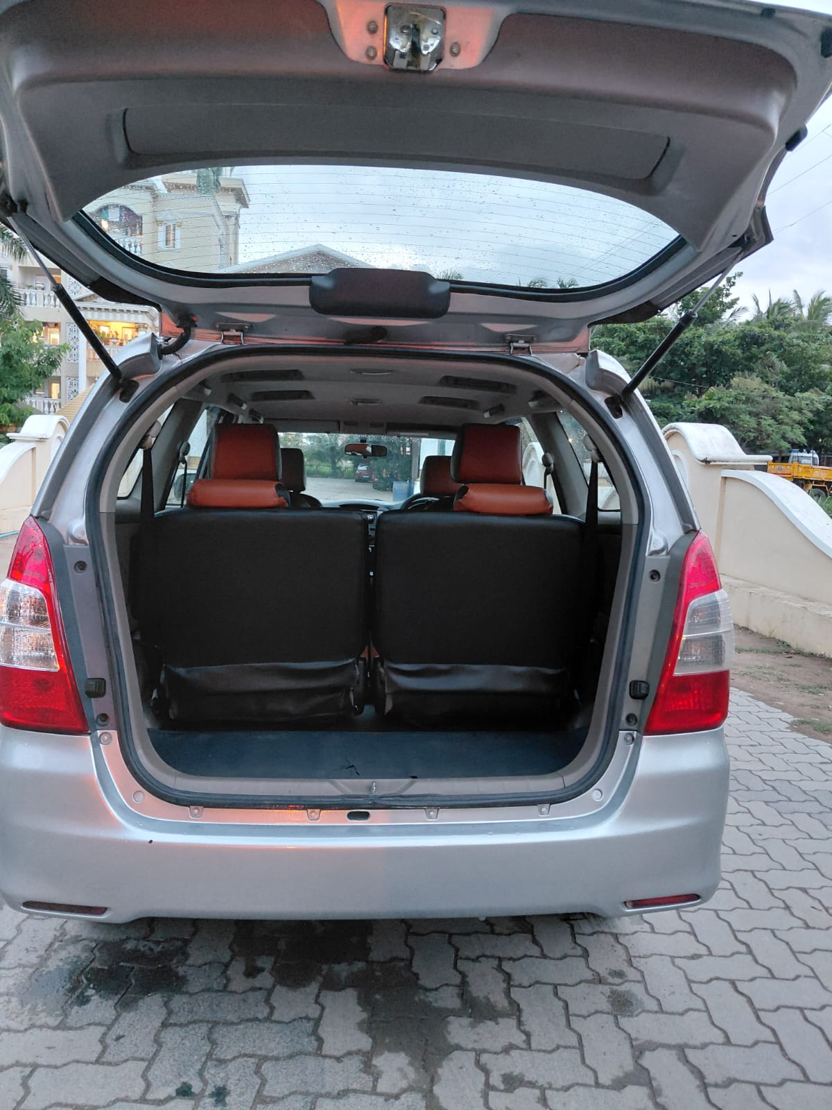 Toyota Innova - Image 9