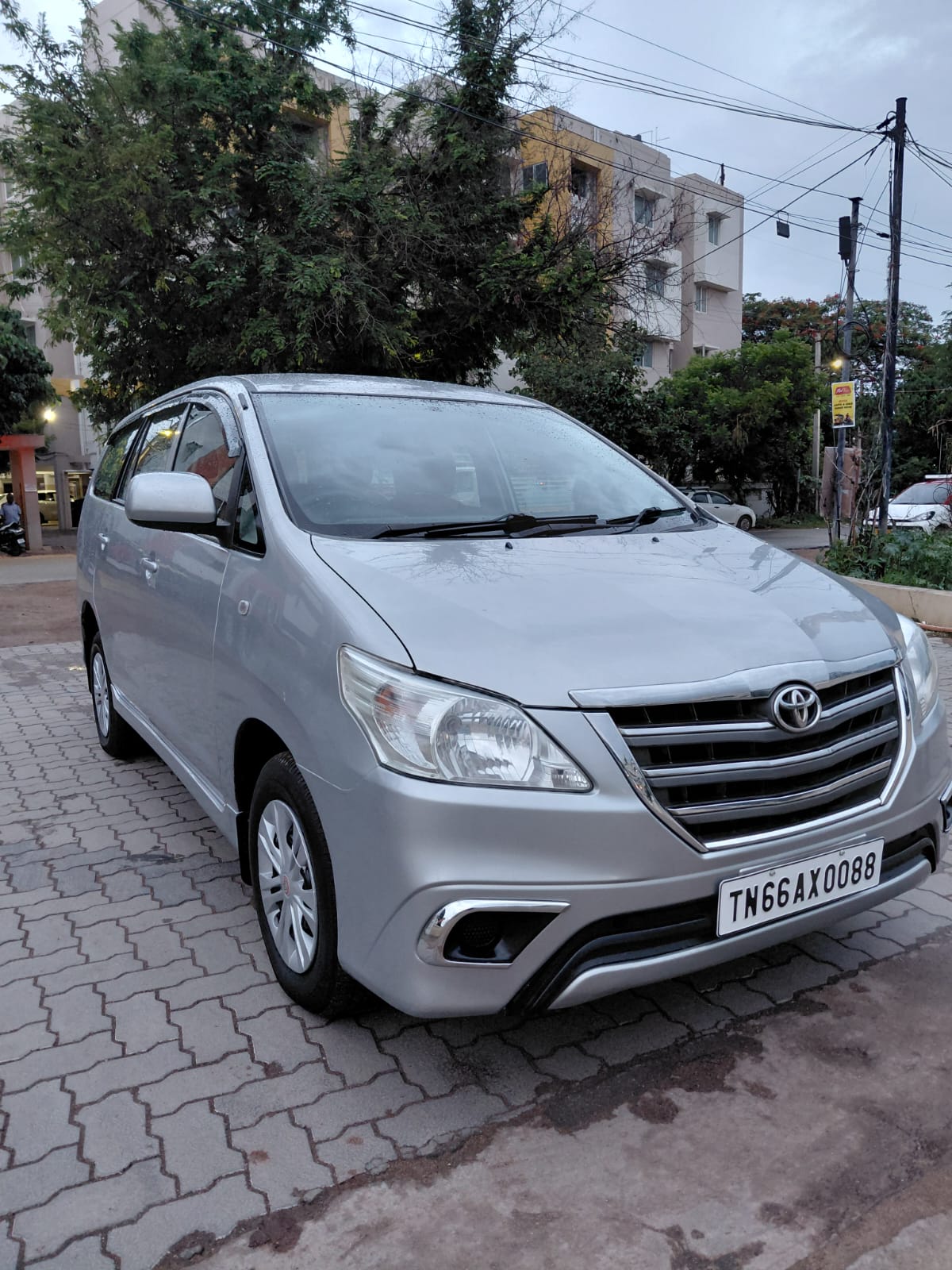 Toyota Innova - Image 3