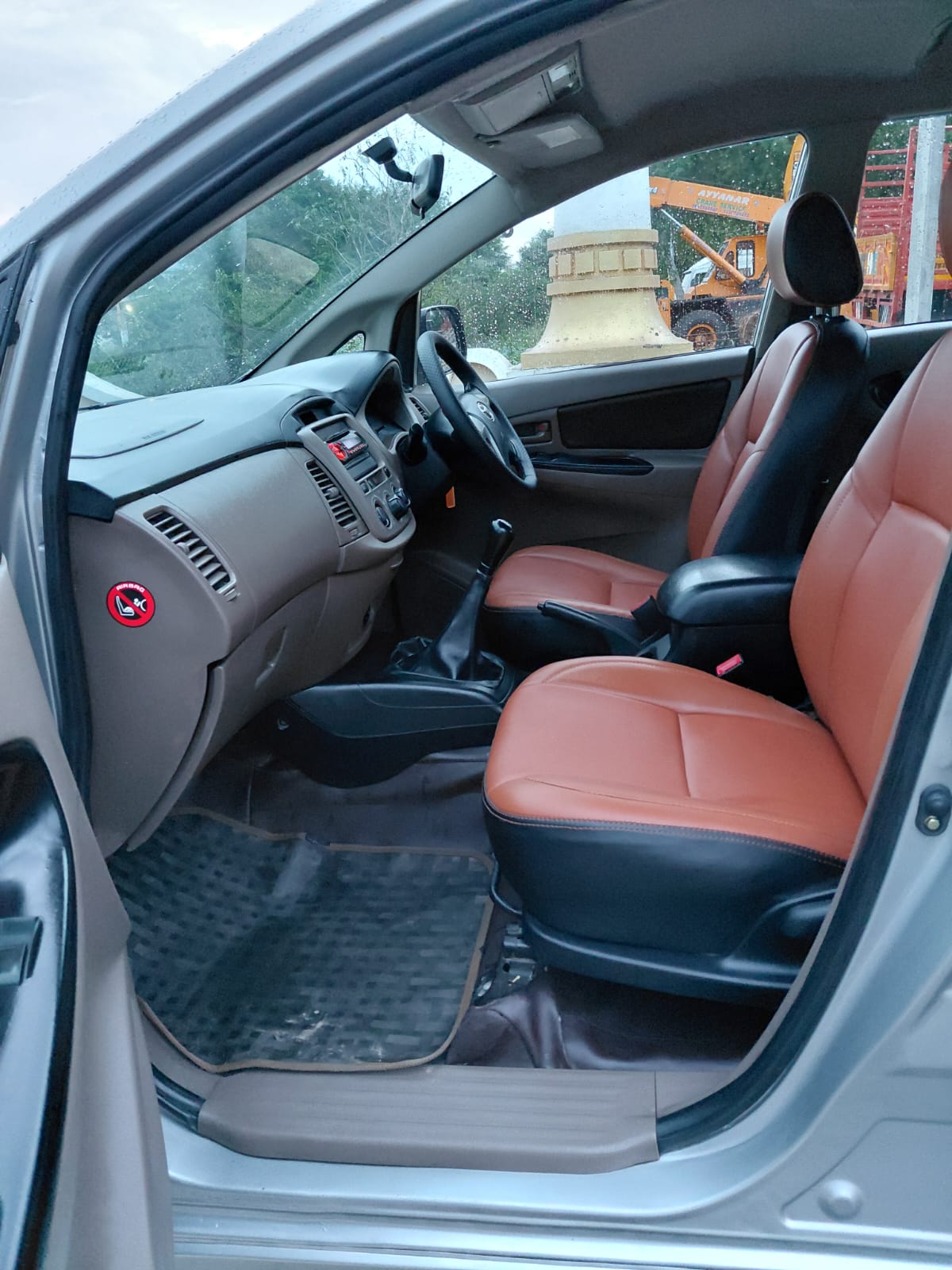 Toyota Innova - Image 7