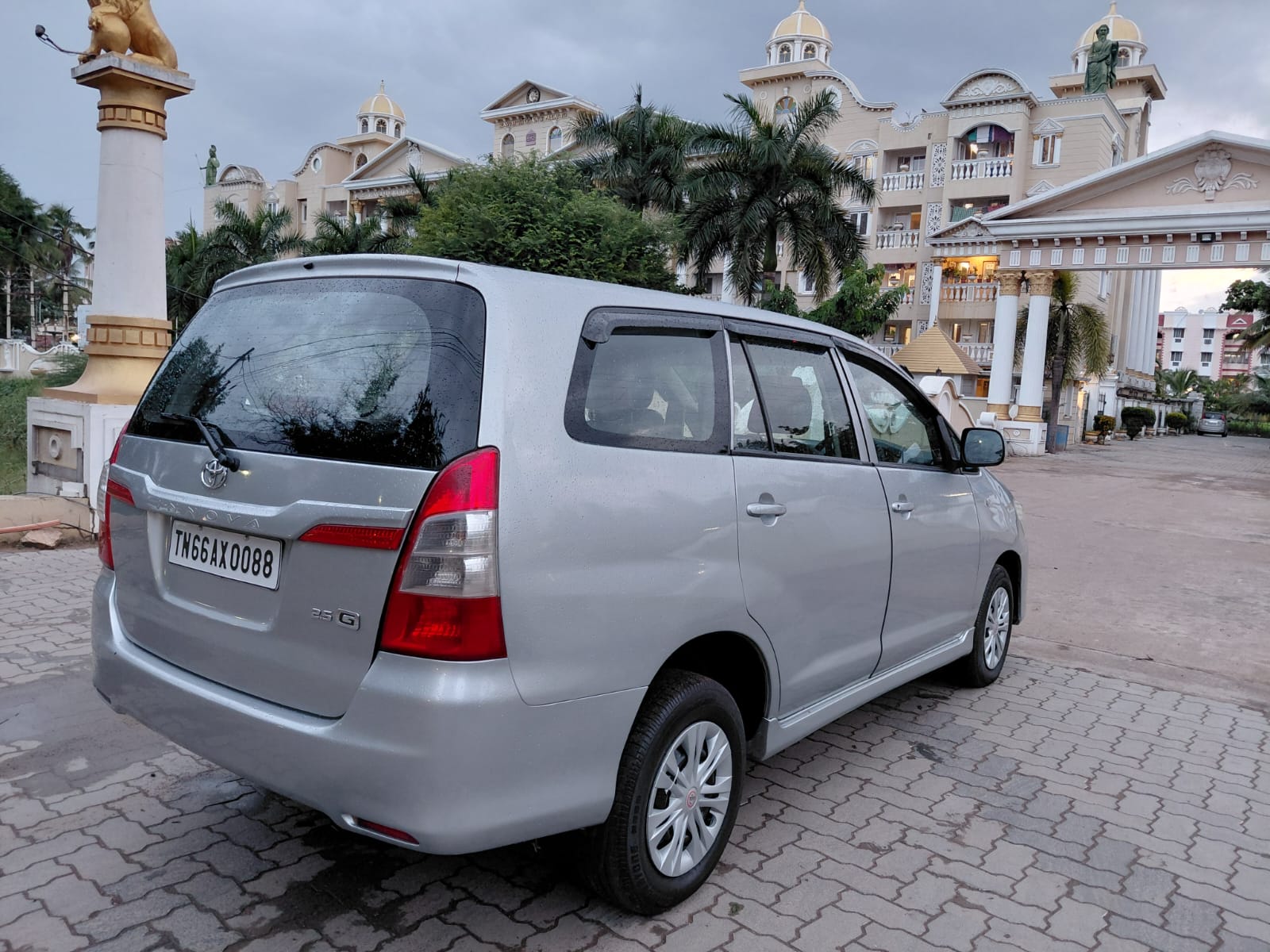 Toyota Innova - Image 14