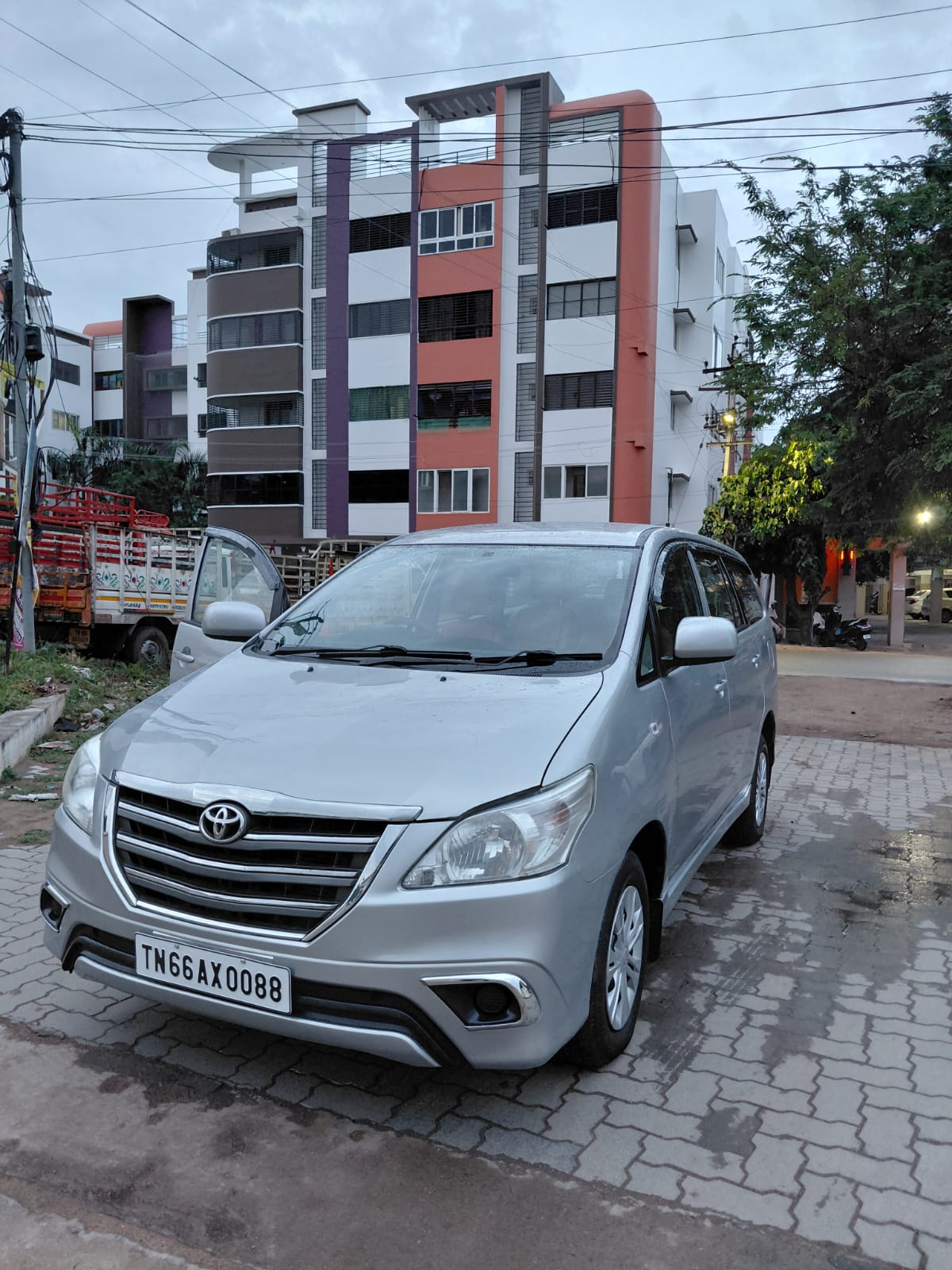 Toyota Innova - Image 4