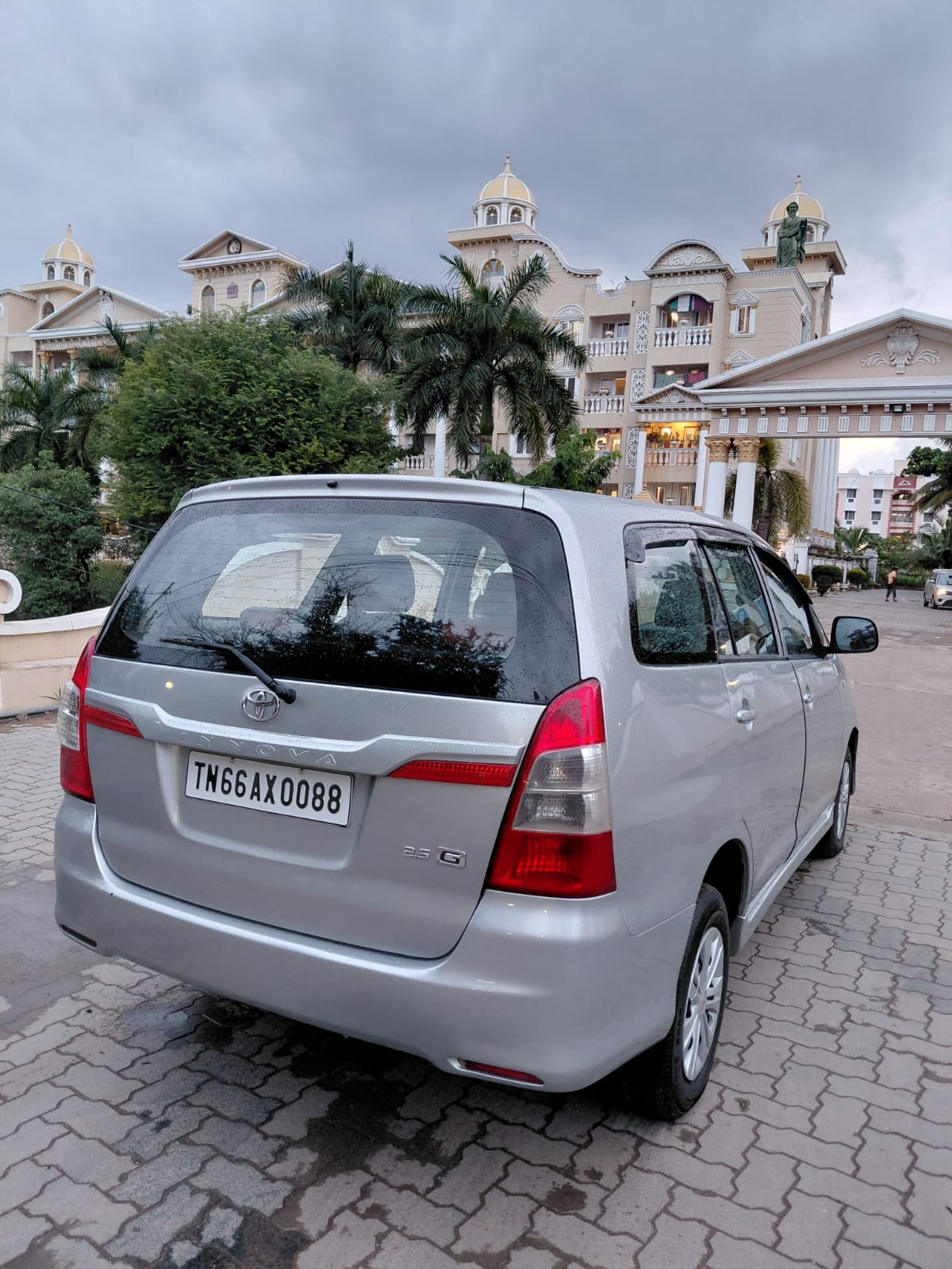 Toyota Innova - Image 5