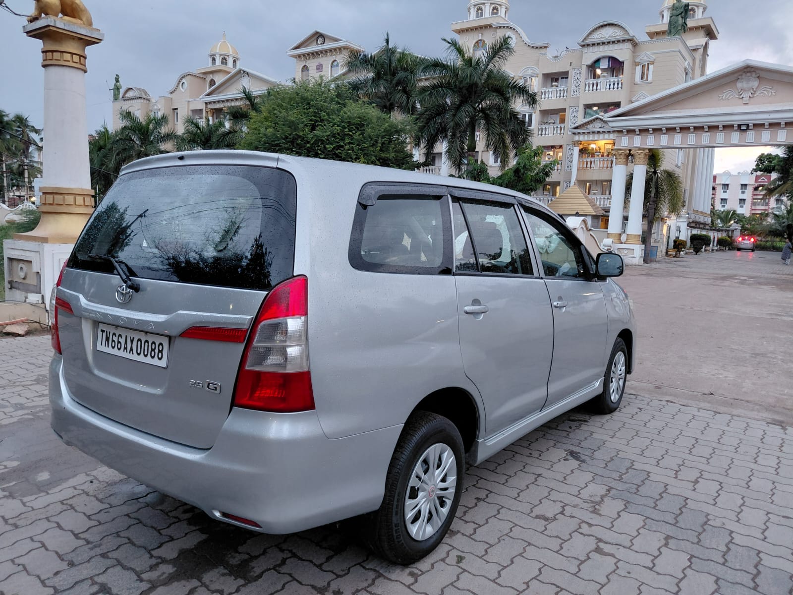 Toyota Innova - Image 11