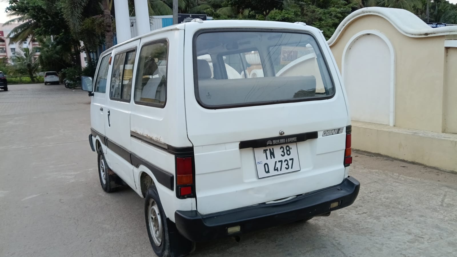 Maruti Suzuki Omni - Image 6