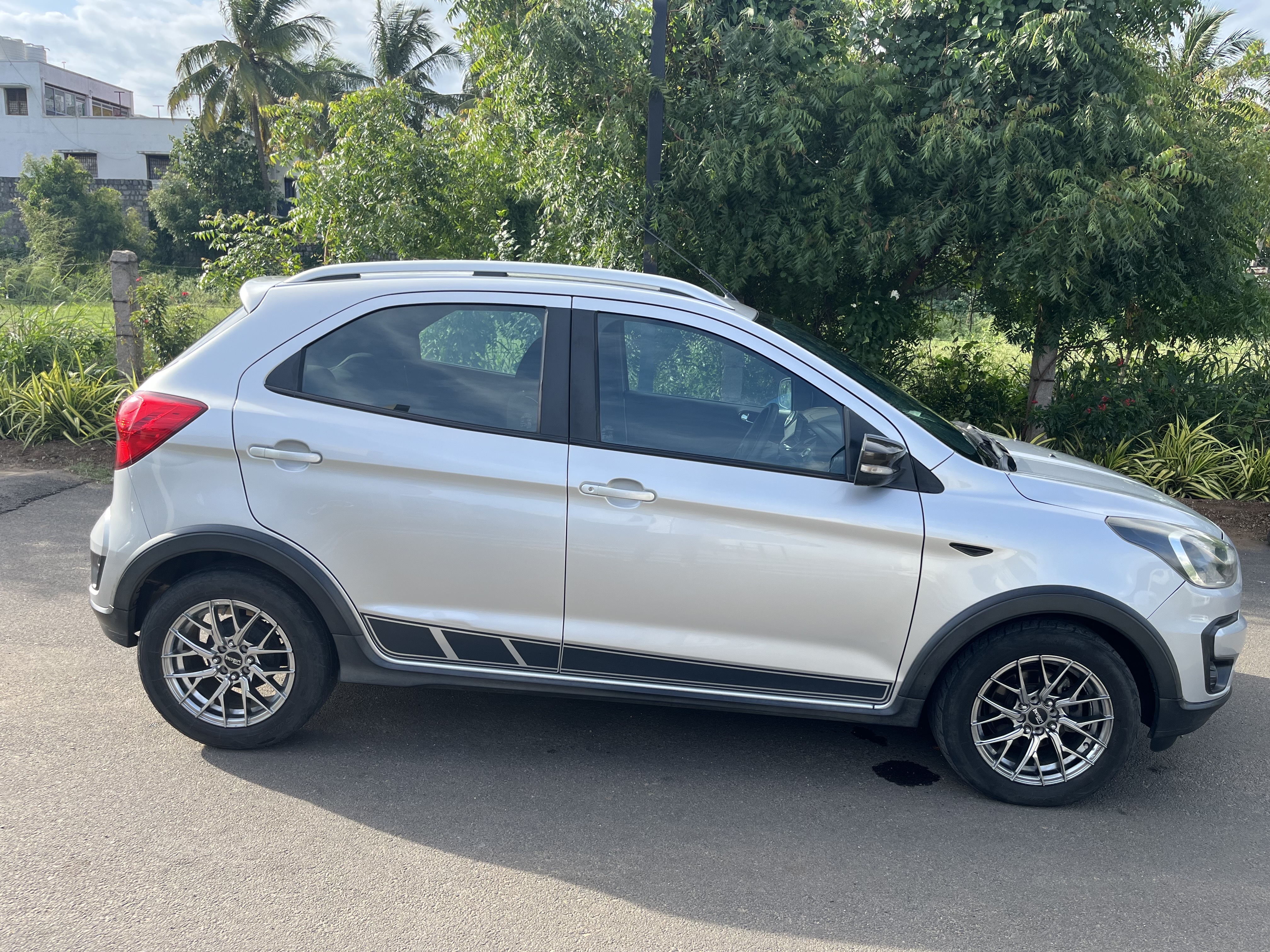 Ford Freestyle - Image 2