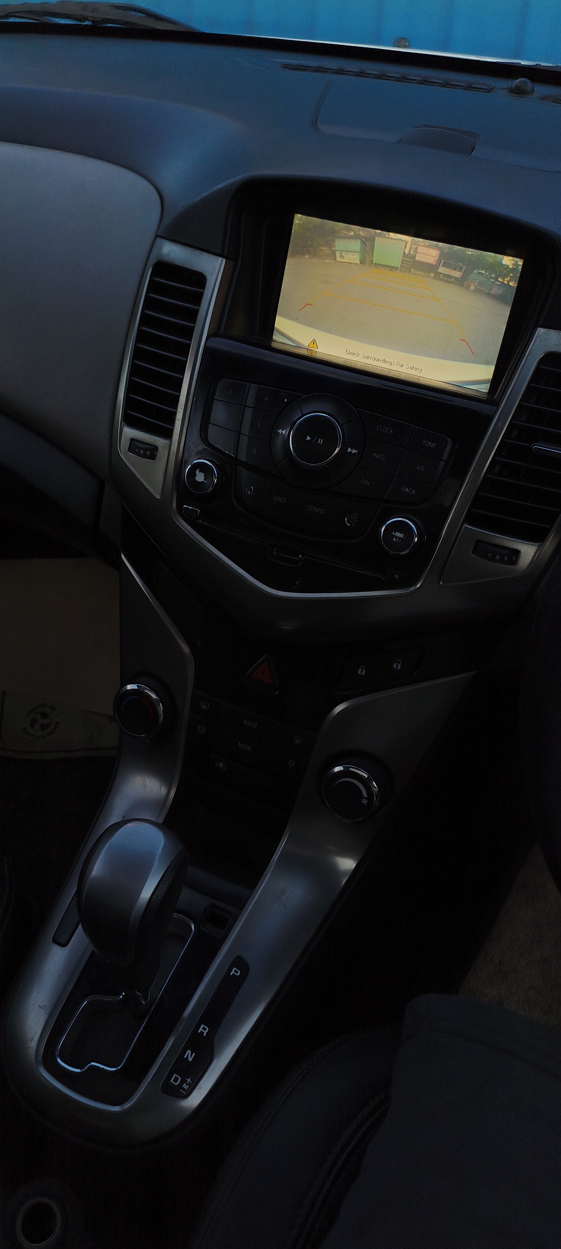 Chevrolet Cruze - Image 13