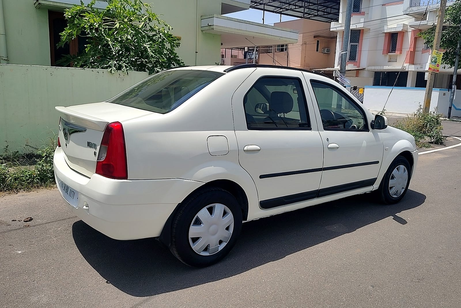 Mahindra Verito - Image 2