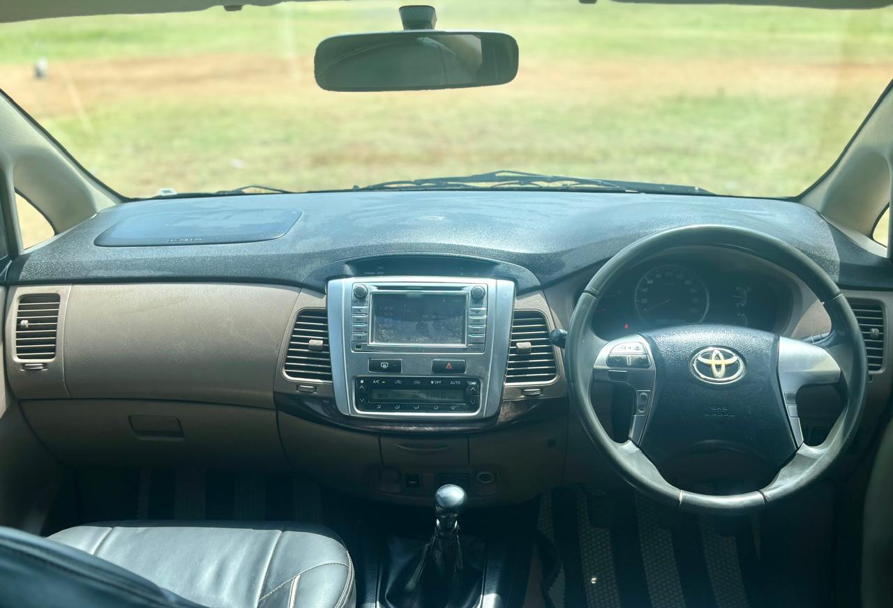 Toyota Innova - Image 5
