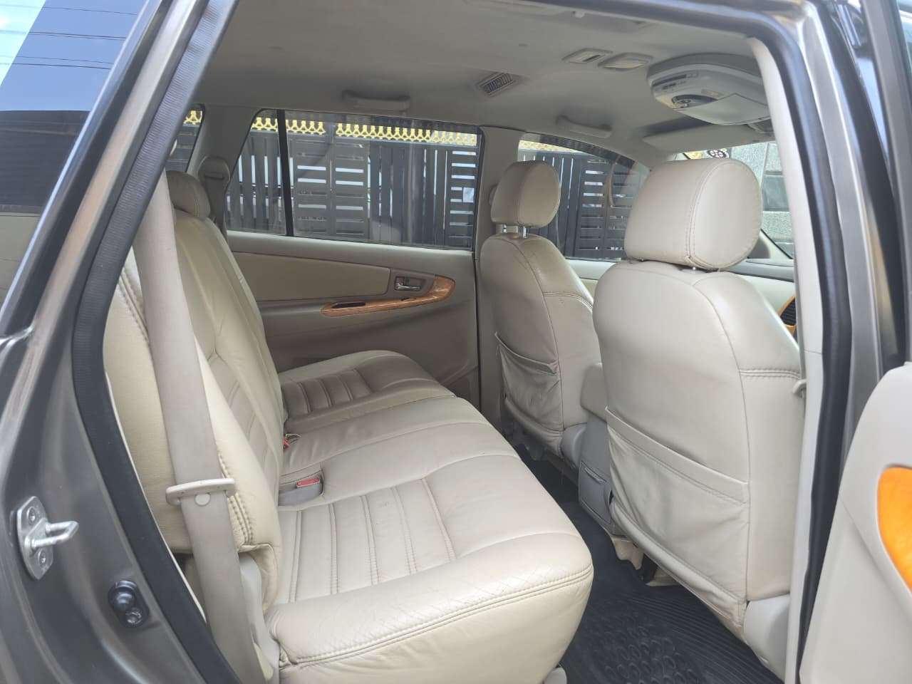 Toyota Innova - Image 9