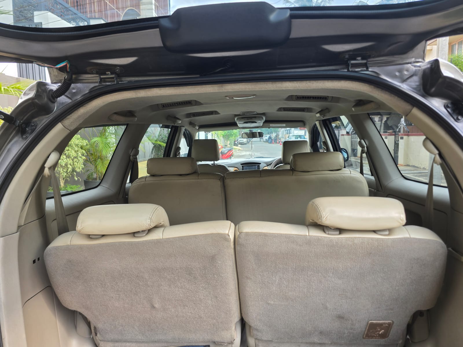 Toyota Innova - Image 5