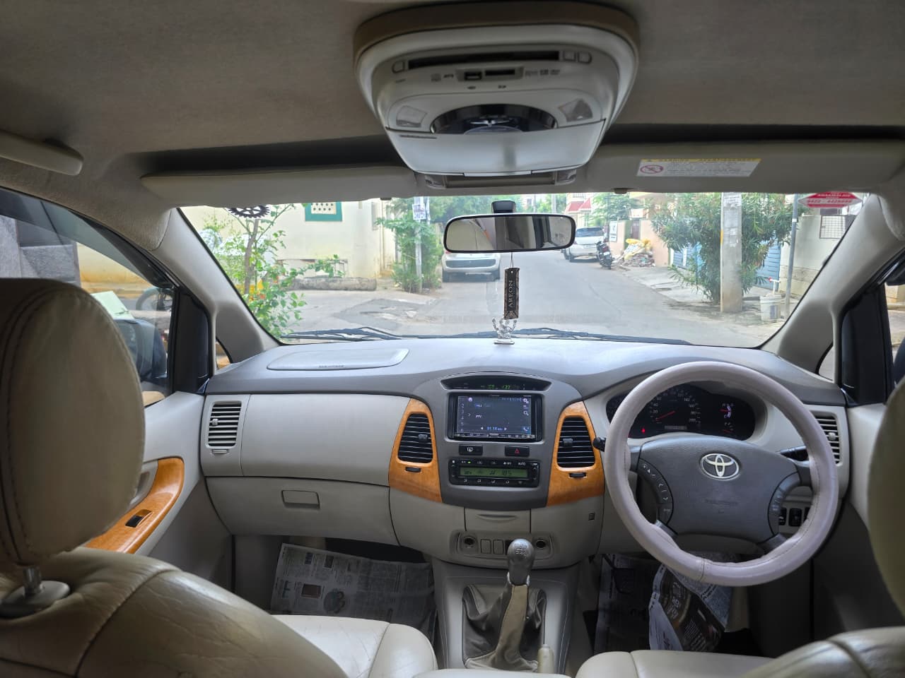 Toyota Innova - Image 8