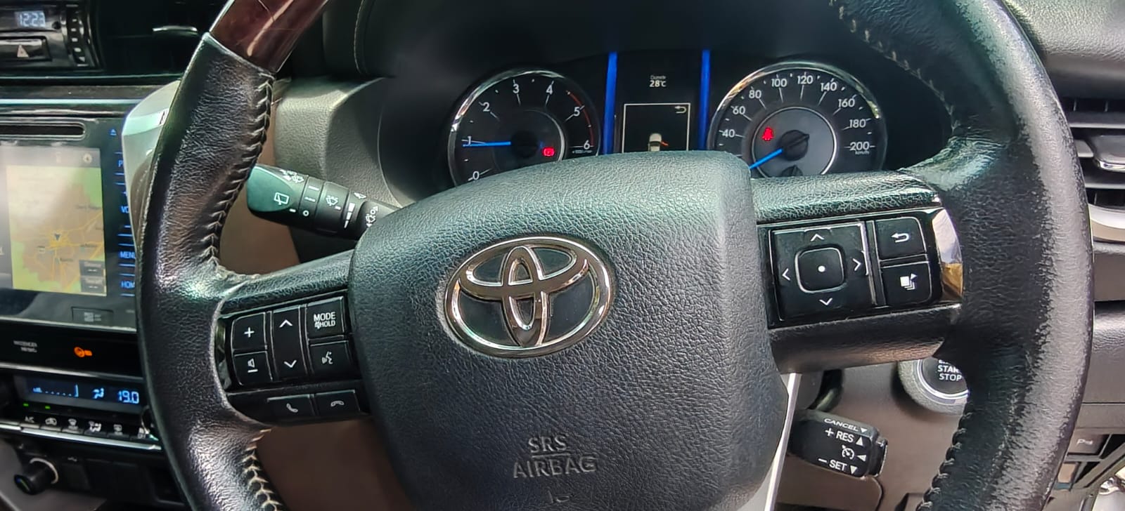 Toyota Fortuner - Image 11